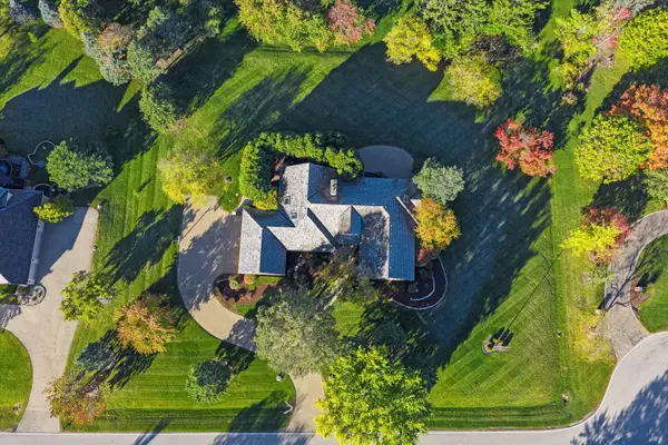 510 W Lancaster CT, Inverness, IL 60010