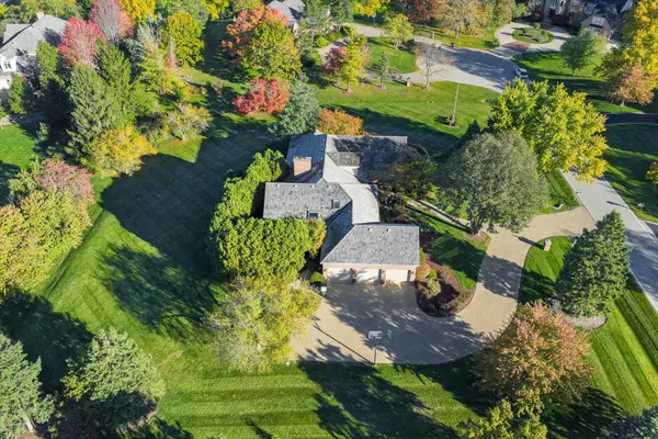 510 W Lancaster CT, Inverness, IL 60010