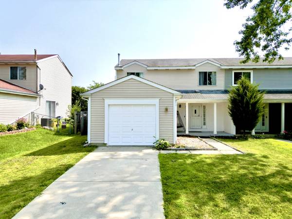 67 Stonefield DR, Glendale Heights, IL 60139