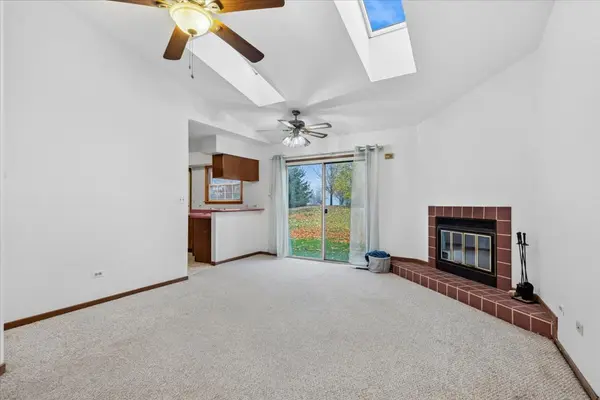 766 Brittany LN, Island Lake, IL 60042