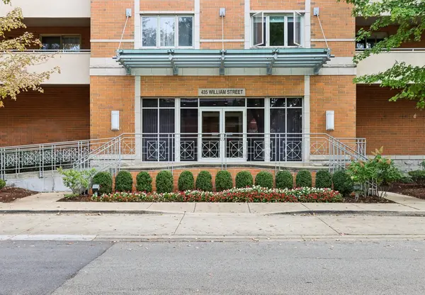 435 William ST #607, River Forest, IL 60305