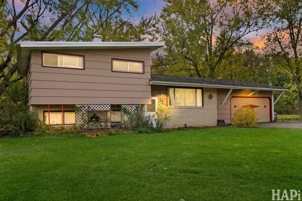 1711 Beechnut DR, Holiday Hills, IL 60051