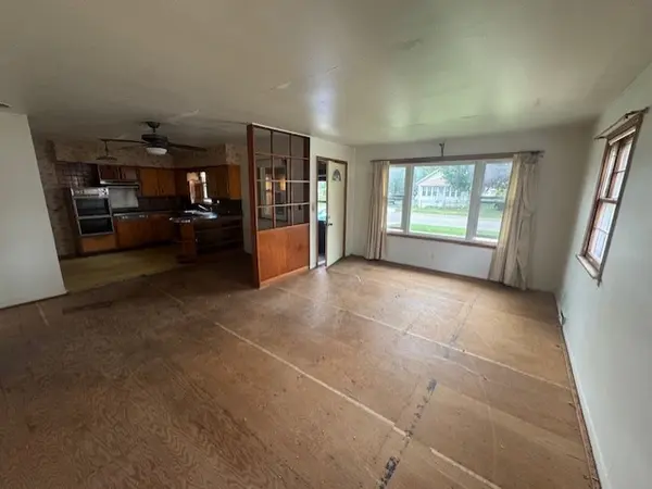 215 N Ohio ST, Aurora, IL 60505