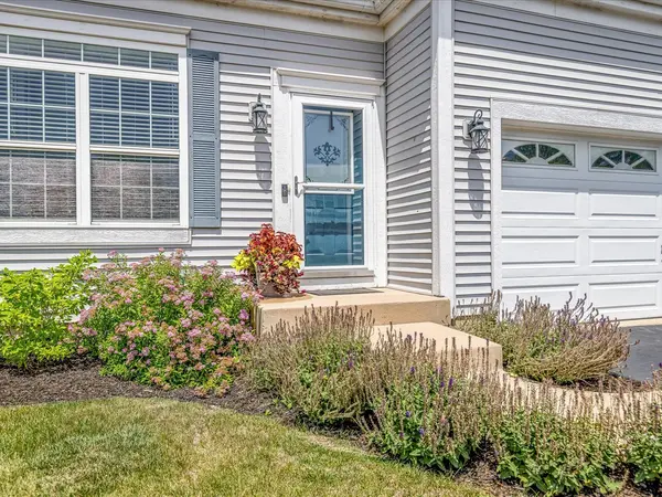 213 Fieldstone DR, Woodstock, IL 60098