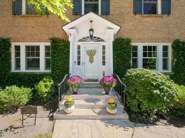 305 Poplar ST, Winnetka, IL 60093