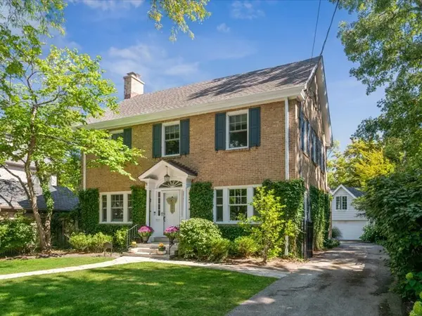 305 Poplar ST, Winnetka, IL 60093