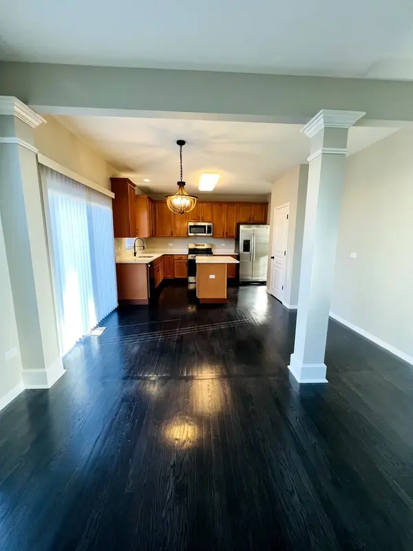 8 Honeysuckle CT, Bolingbrook, IL 60490