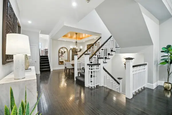69 E Cedar ST, Chicago, IL 60611