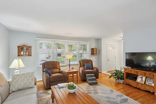 8608 W 145th ST, Orland Park, IL 60462