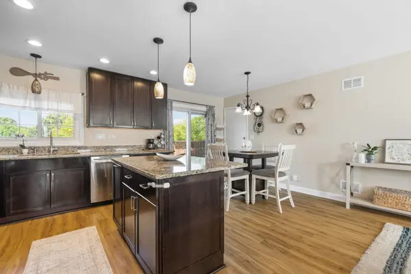 751 Cypress LN, Carol Stream, IL 60188