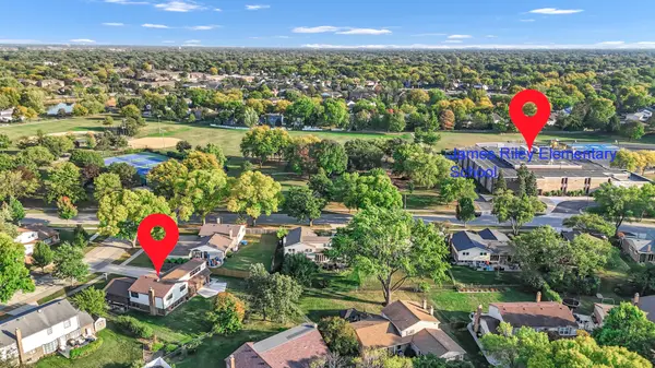 1306 E Best DR, Arlington Heights, IL 60004