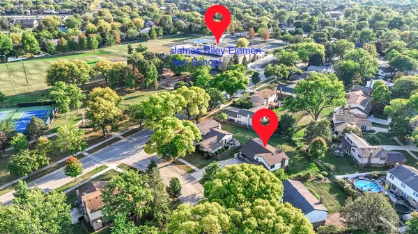 1306 E Best DR, Arlington Heights, IL 60004