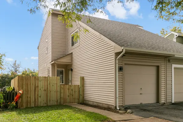 27W031 Cooley AVE, Winfield, IL 60190