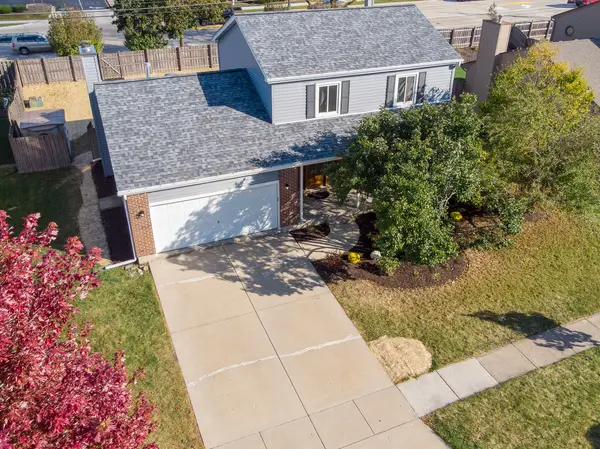 725 BISMARK CT, Elk Grove Village, IL 60007
