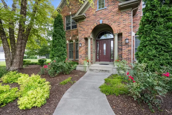 36W824 Red Gate CT, St. Charles, IL 60175