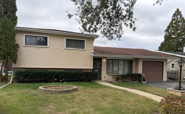 2713 Varonen AVE, Waukegan, IL 60087