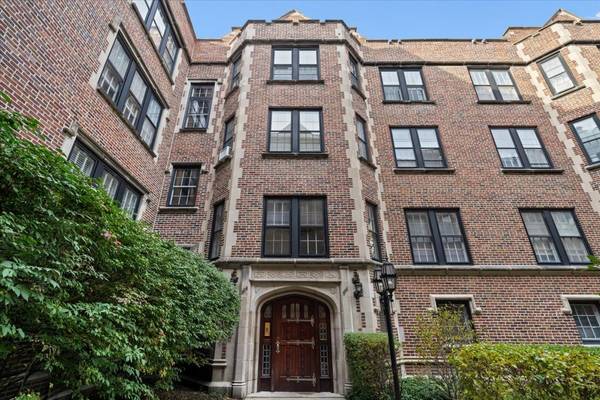 594 Sheridan SQ #3, Evanston, IL 60202