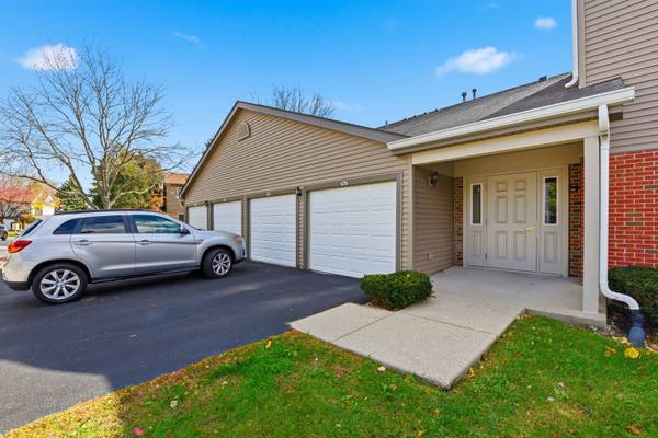 767 E Whispering Oaks DR #767, Palatine, IL 60074