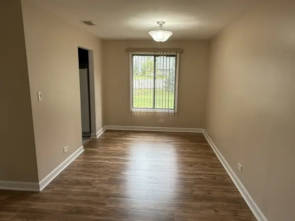 924 Surrey DR #1A, Schaumburg, IL 60193
