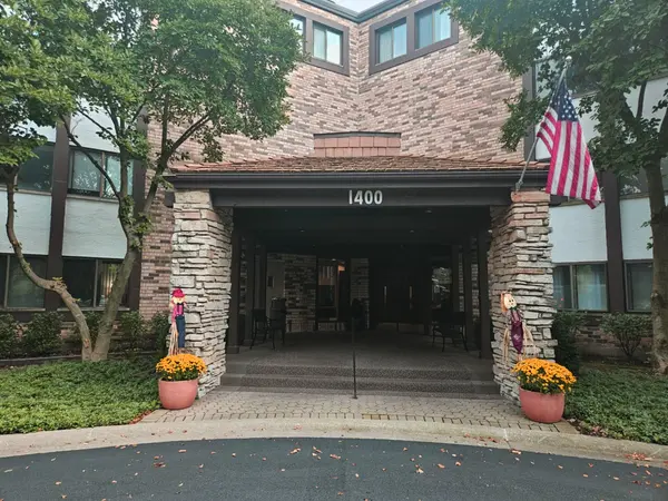 1400 N Yarmouth PL #315, Mount Prospect, IL 60056
