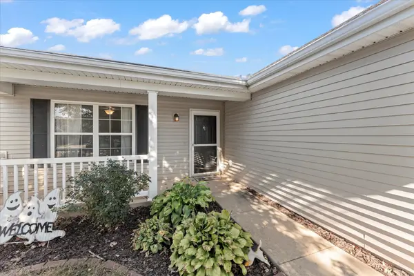 604 Bardeen LN, Champaign, IL 61822