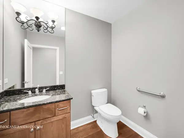520 S Washington ST #201, Naperville, IL 60540