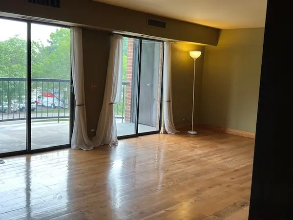 1505 E Central RD #303A, Arlington Heights, IL 60005