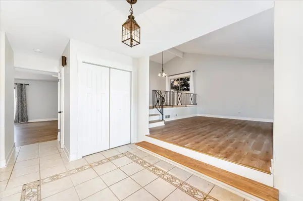 1228 N Honey Hill RD, Addison, IL 60101