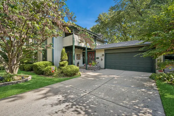 245 Little John CT, Bartlett, IL 60103