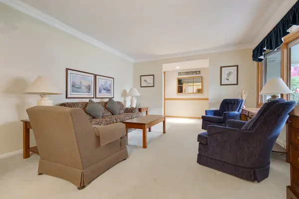 1244 DOVER LN, Elk Grove Village, IL 60007