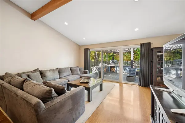 Address not disclosed, Highland Park, IL 60035