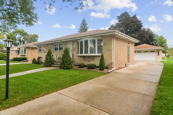 7815 N Oleander AVE, Niles, IL 60714