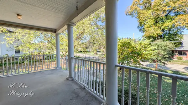 389 Lincoln AVE, Woodstock, IL 60098