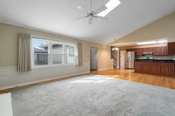 15642 Plum Tree DR, Orland Park, IL 60462