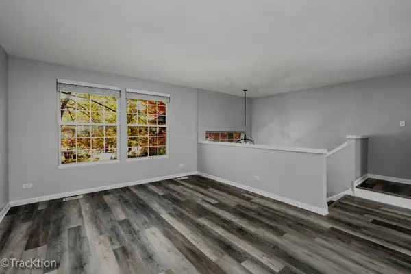 416 Conservatory LN, Aurora, IL 60502