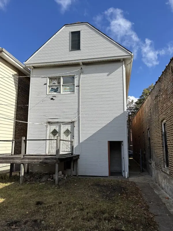 4038 S Albany AVE, Chicago, IL 60632