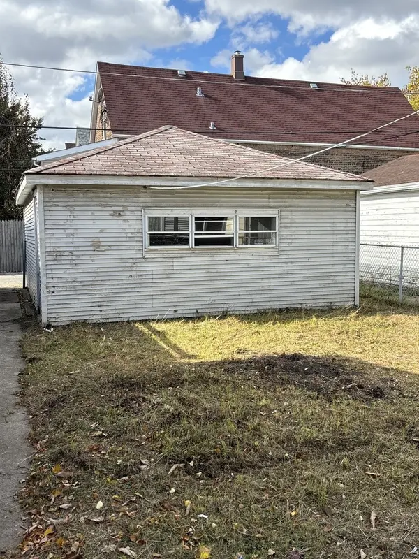 4038 S Albany AVE, Chicago, IL 60632