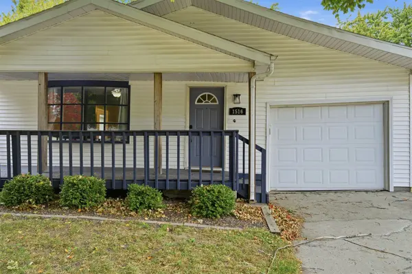 1516 N Hershey RD, Bloomington, IL 61704