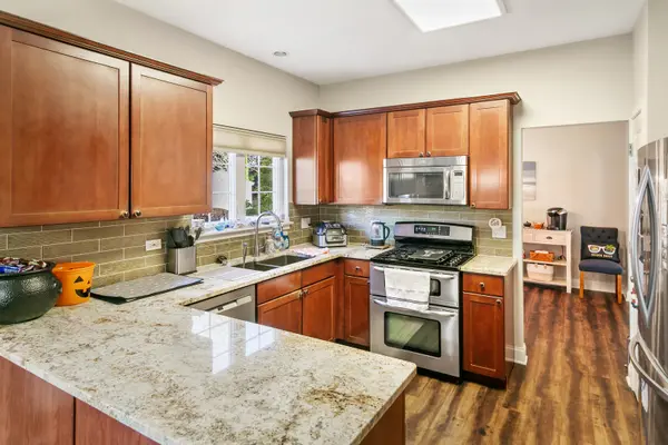 338 Millstream LN, Oswego, IL 60543