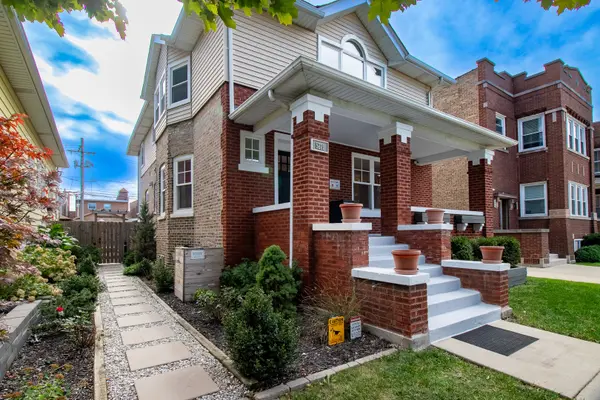 5221 W Cornelia AVE, Chicago, IL 60641