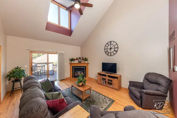 444 Lawrence LN, Lisle, IL 60532
