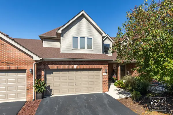 444 Lawrence LN, Lisle, IL 60532