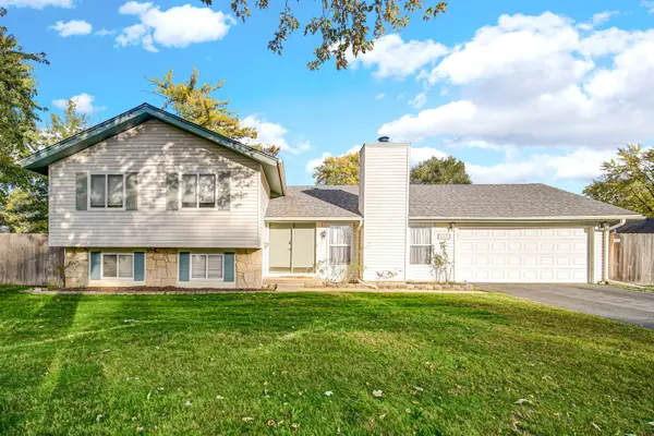 5763 Edison CIR, Hanover Park, IL 60133