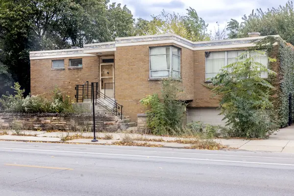 2223 E 83rd ST, Chicago, IL 60617
