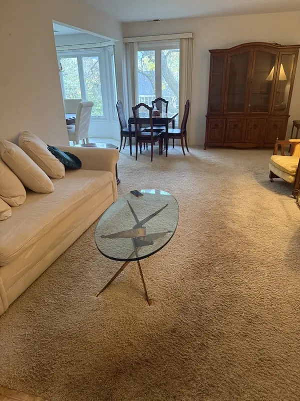 250 Lake BLVD #218, Buffalo Grove, IL 60089