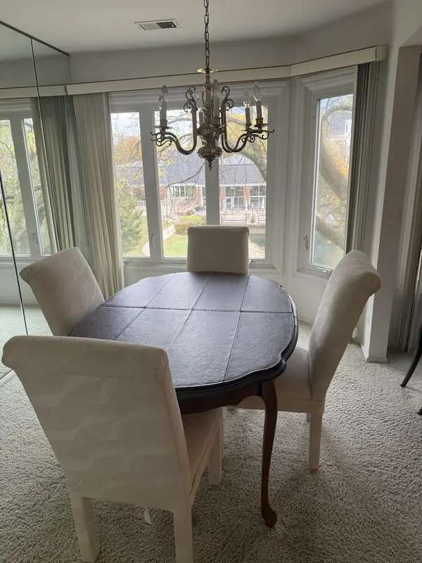 250 Lake BLVD #218, Buffalo Grove, IL 60089