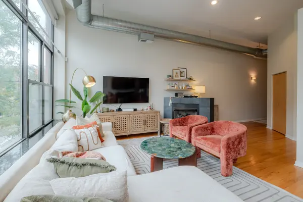 1519 N Milwaukee AVE #2F, Chicago, IL 60622