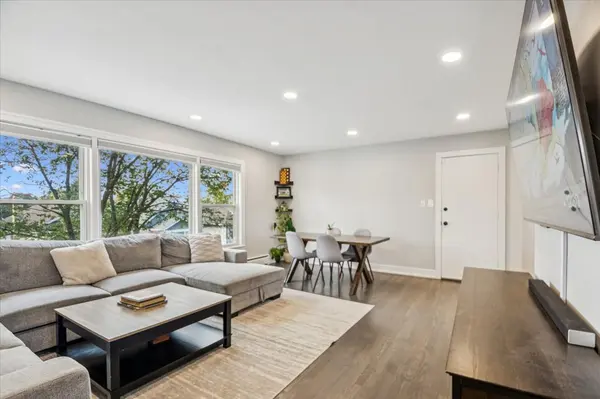 4501 N CENTRAL AVE #301, Chicago, IL 60630