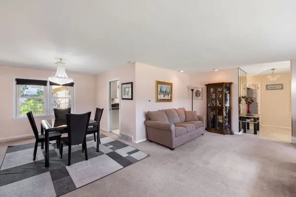 8928 Kenton AVE, Skokie, IL 60076