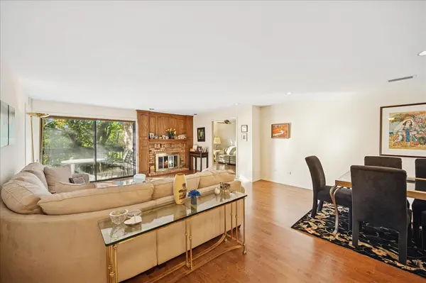 1771 MISSION HILLS RD #212, Northbrook, IL 60062